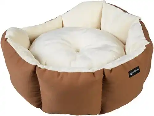 Katzenbett von Amazon Basics – Achteckiges Haustierbett in Braun und Elfenbein
