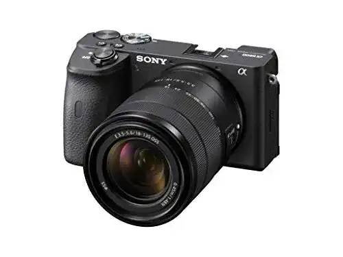 Sony Alpha 6600 APS-C Kamera mit 18-135mm Zoom-Objektiv