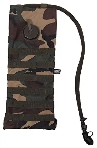 Trinkblase MFH mit Carrier MOLLE Woodland im Vergleich