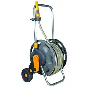 Schlauchwagen Hozelock Plus 50 Meter (Ø 12,5 mm) montiert