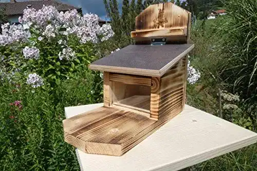 Eichhörnchen Futterhaus aus Niederbayern von Arbrikadrex