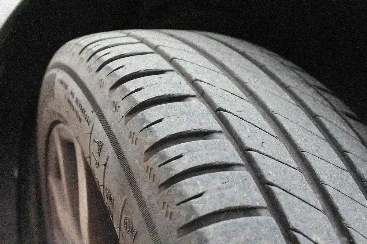Ganzjahresreifen 235by50 R18 Ganzjahresreifen 235/50 R18 - Ganzjahresreifen 235by50 R18