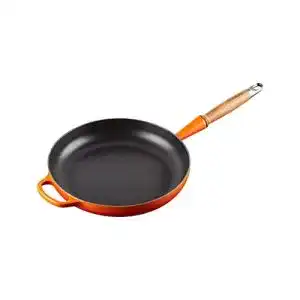 Le Creuset Signature gusseiserne Bratpfanne mit Holzgriff