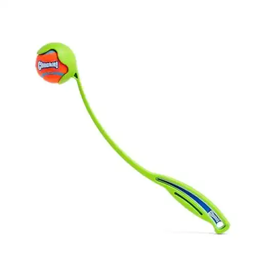 Ballschleuder für Hunde von Chuckit! mit kleinem Tennisball, 36 cm