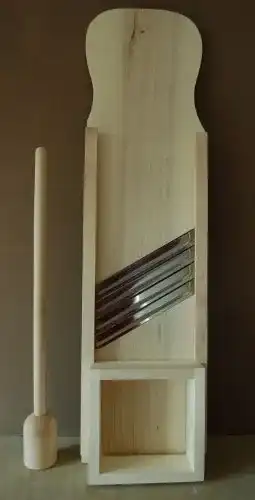 Krauthobel aus Steinzeug mit scharfen Edelstahlmessern, 92 x 24 cm