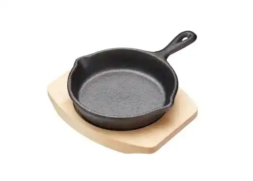 Eisenpfanne ARTESA Mini-Bratpfanne mit Servierbrett Ahornholz