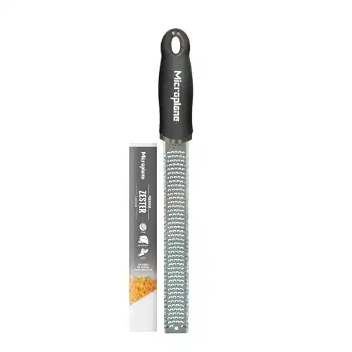 Zester-Reibe von Microplane in Schwarz für präzises Reiben