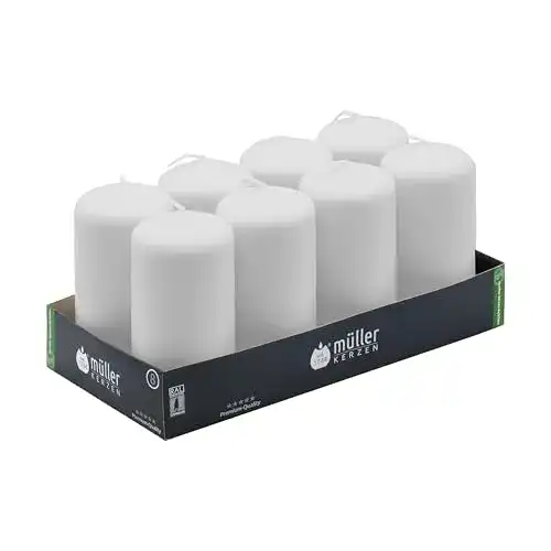 Müller Stumpenkerzen ohne Duft – Set mit 8 weißen Kerzen 5,7 x 12 cm