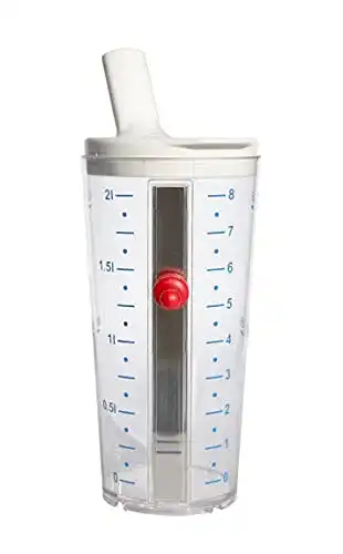 Schnabeltasse für Senioren mit Stellmagnet zur Unterstützung der Flüssigkeitsaufnahme