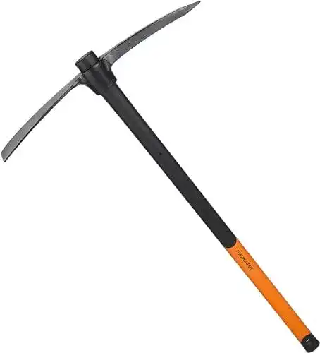 Kreuzhacke von Fiskars, geschmiedet, 90 cm Länge, 3,2 kg Gewicht