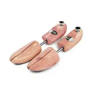 Schuhspanner aus Zedernholz für Herrenschuhe und Sneaker