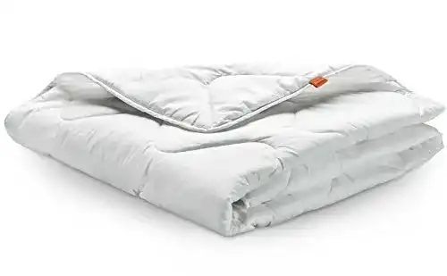 Sleepling 190033 Basic 100 Sommerdecke Leichte Bettdecke für den Sommer