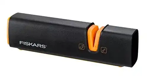 Fiskars Messerschärfer für scharfe Klingen aus Stahl und Keramik