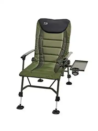 Daiwa Infinity Specialist Chair für Karpfenangeln mit Tisch