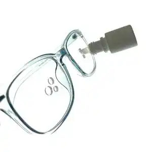 Augentropfhilfe Droppie Tropfbrille zur Unterstützung bei Augentropfen