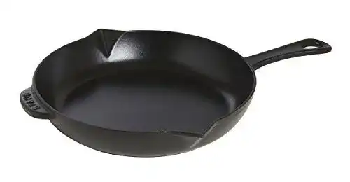 Gusseisenpfanne von STAUB, 26 cm – Bratpfanne für alle Herdarten