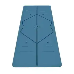 Yogamatte aus Naturkautschuk von Liforme mit Ausrichtungsmarkierung