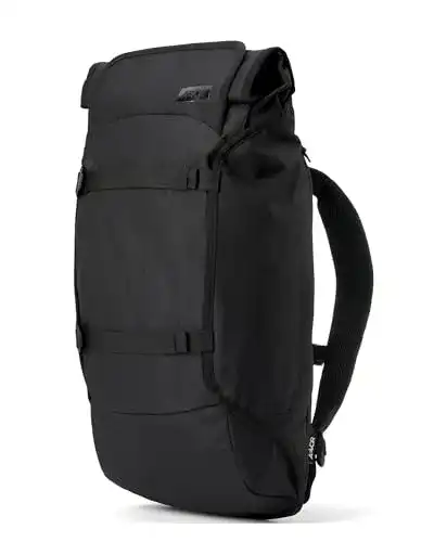 Aevor Travelpack Rucksack in Schwarz – 38 Liter mit Laptopfach
