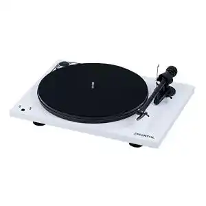 Pro-Ject Essential III Plattenspieler mit USB-Anschluss und Geschwindigkeitsumschaltung