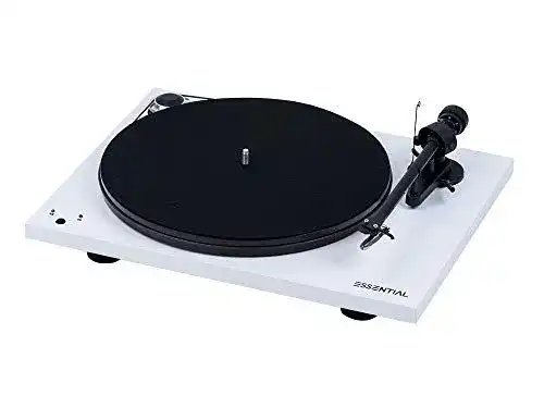 Pro-Ject Essential III Plattenspieler mit USB-Anschluss und Geschwindigkeitsumschaltung
