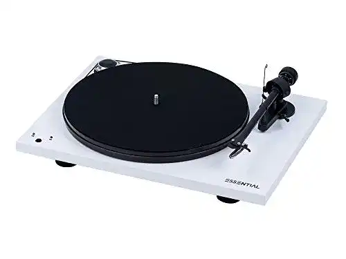Pro-Ject Essential III Plattenspieler mit USB-Anschluss und Geschwindigkeitsumschaltung