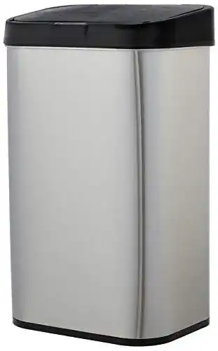Mülleimer mit Sensor von Amazon Basics 60 Liter aus Edelstahl