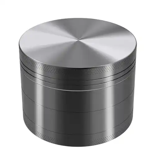 Grinder Kitchenboss Metall Klein 4-teilig mit Reinigungswerkzeugen