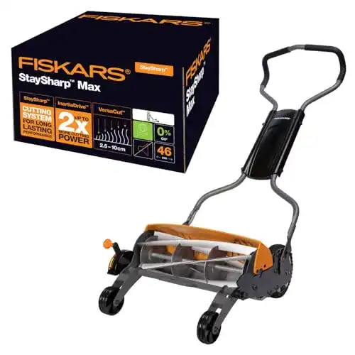 Fiskars Spindelmäher für präzises Rasenmähen
