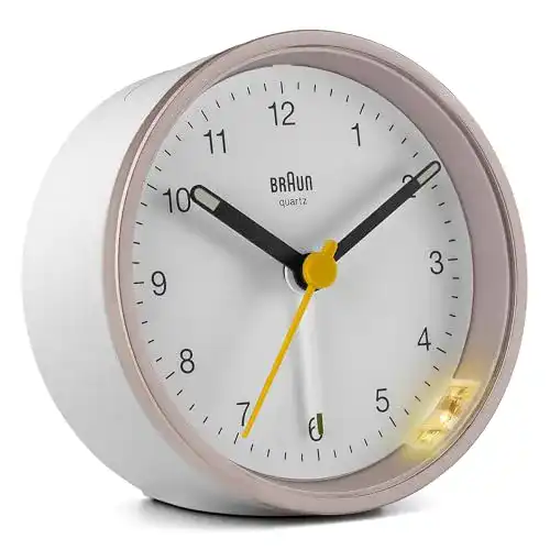 Braun analoger Wecker mit Schlummerfunktion und Crescendo-Alarm