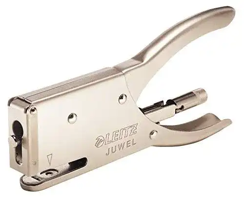 Heftzange Leitz Juwel für bis zu 12 Blatt mit ergonomischem Design