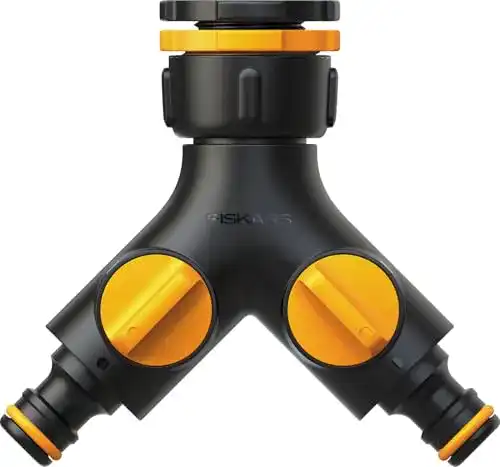 Fiskars 2-Wege-Verteiler mit On/Off-Ventil für verschiedene Gewindegrößen