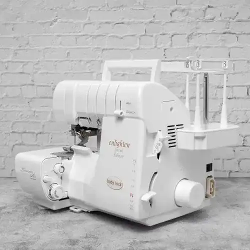 Overlock-Nähmaschine Baby Lock Enlighten im Vergleich
