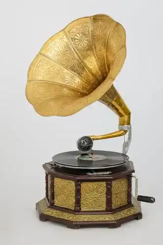 Grammophon Palazzo Vintage Gold mit Trichter für Schellackplatten