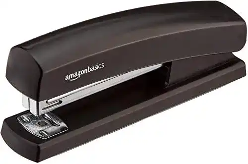 Tacker von Amazon Basics mit 1.000 Heftklammern in Schwarz