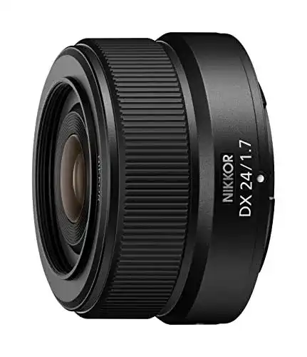 Nikon NIKKOR Z DX 24mm f/1.7 Objektiv mit Gegenlichtblende