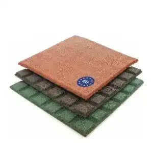 Fallschutzmatten von Gartenpirat 50×50 cm mit 43 mm Stärke