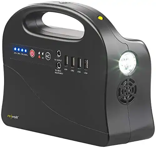 Powerbank mit Steckdose und Solar-Generator von Revolt