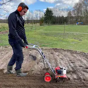 Benzin Gartenfräse Hecht 25 cm Arbeitsbreite mit 2-Takt Motor