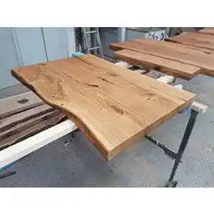 Massivholz Waschtischplatte aus Eiche mit Baumkante