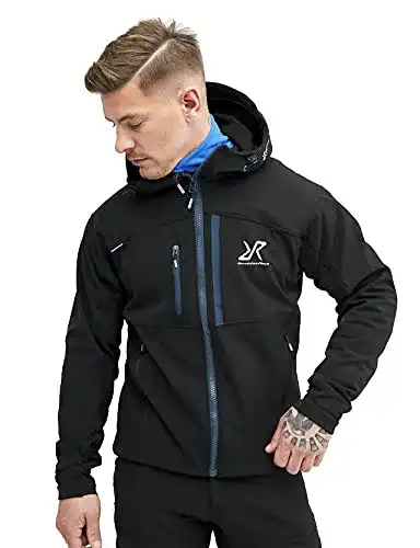 Outdoor-Jacken für Herren: RevolutionRace Hiball Jacket im Vergleich