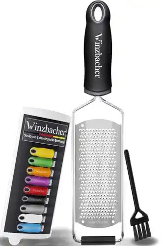 Muskatreibe Winzbacher Premium Zester Reibe für Parmesan und Gewürze