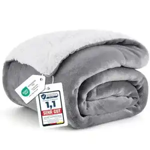 Kuscheldecke Bedsure in Grau 150×200 cm aus Sherpa und Flanell