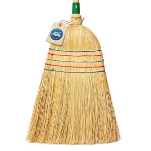 Reisigbesen Peggy Perfect – Strohbesen mit Buchenholzstiel und Reisstrohbesatz