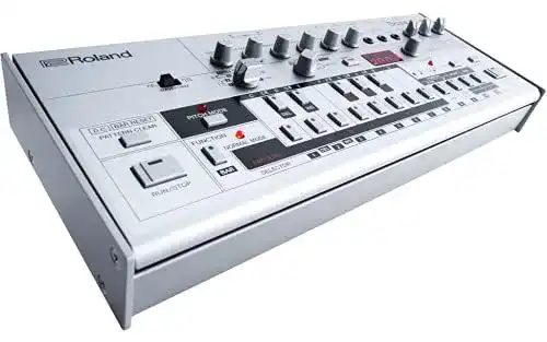 Roland TB-03 Boutique Bass Line Synthesizer im Vergleich