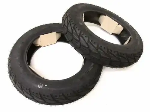 Motorroller Reifen von Streetparts24 für Allwetter Einsatz