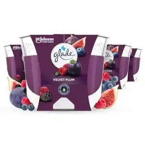 Glade Duftkerze im Glas Velvet Plum 4er Pack 204g