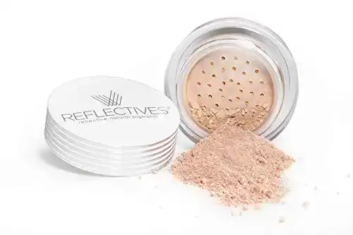 Foundation-Puder mit reflektierenden natürlichen Pigmenten