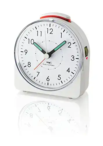Funkwecker TFA Dostmann mit analoger Anzeige und Snooze-Funktion