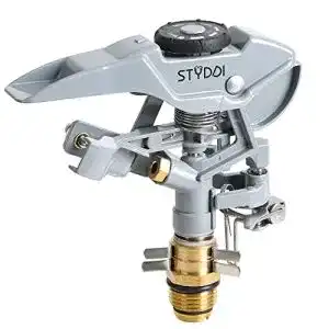 Metallrasensprenger von Styddi für die Bewässerung großer Flächen