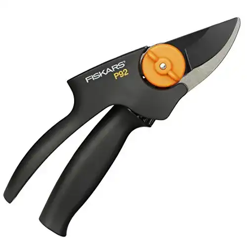Fiskars 111520 PowerGear X Bypass Gartenschere im Vergleich